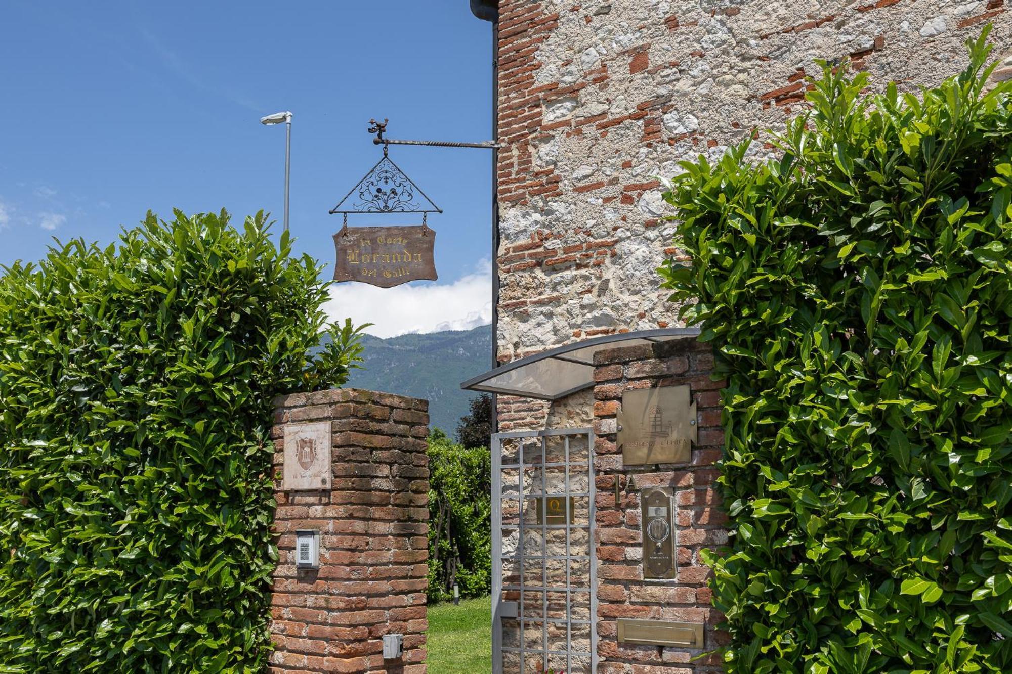 Locanda La Corte Dei Galli Carre Exterior photo